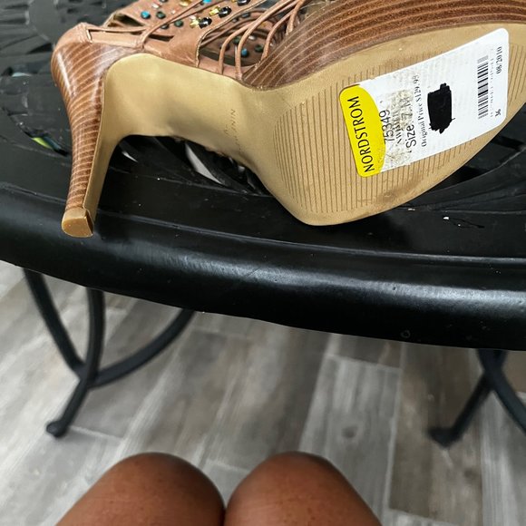Nine West studed sandals US 7 (run large more like 8 ) - Picture 12 of 15